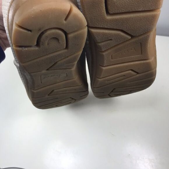 b. ø. c. Slip on Clogs - Picture 4 of 8